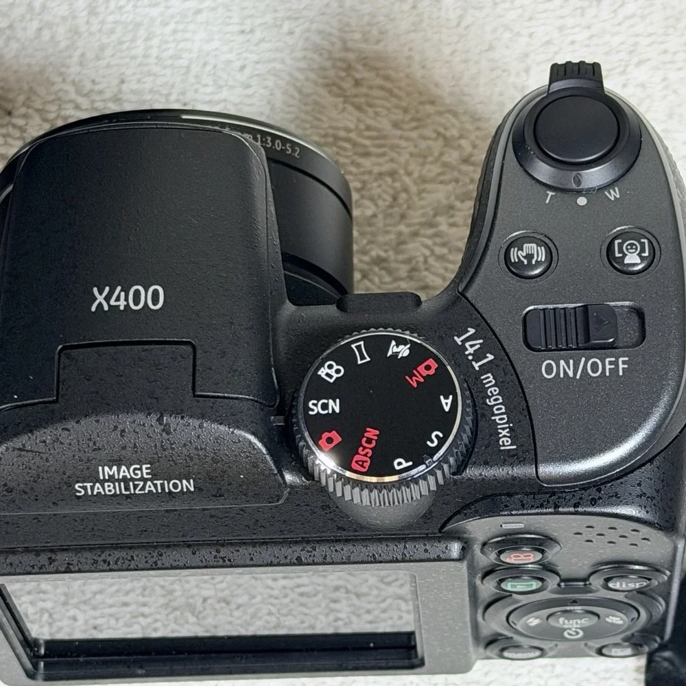 GE X400 Digital Camera Preowned With Camara Bag Booklet And Cable Included